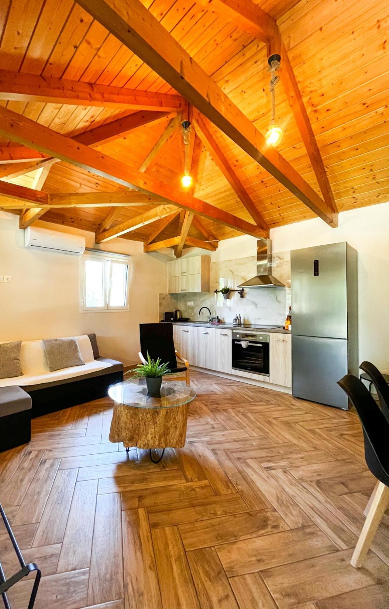Apartment Elleria's House *